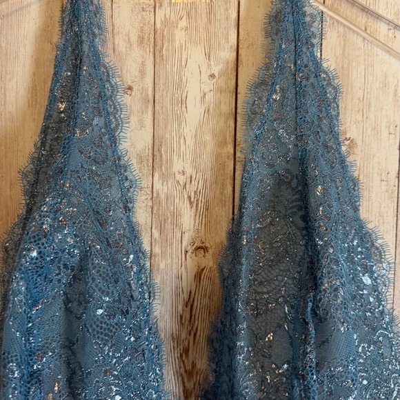 Victoria's Secret Very Sexy Runway Blue Lace Plunging Neckline Studded Bodysuit - Picture 5 of 9